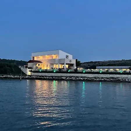 Villa Maritime - Bucht Ljubacki *