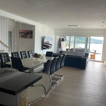 Maritime - Exklusive Strandvilla Mit Beheiztem Pool, Grillhuette & Meerblick Bei Zadar Villa Ljubač