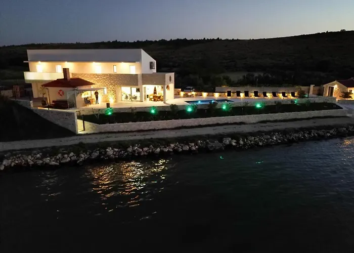 Вилла Maritime - Exklusive Strandvilla Mit Beheiztem Pool, Grillhuette & Meerblick Bei Zadar Любач