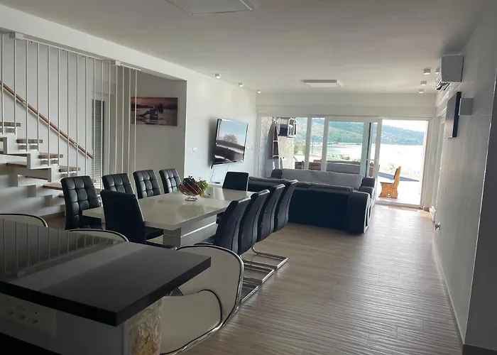 Maritime - Exklusive Strandvilla Mit Beheiztem Pool, Grillhuette & Meerblick Bei Zadar Вилла Любач
