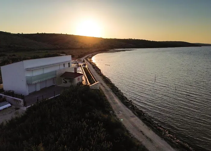 Maritime - Exklusive Strandvilla Mit Beheiztem Pool, Grillhuette & Meerblick Bei Zadar *