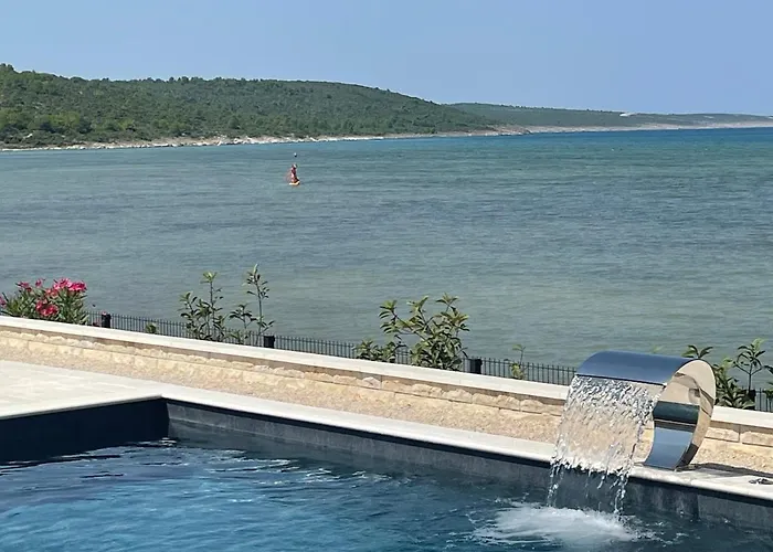 Villa Maritime - Exklusive Strandvilla Mit Beheiztem Pool, Grillhütte&meerblick Bei Zadar