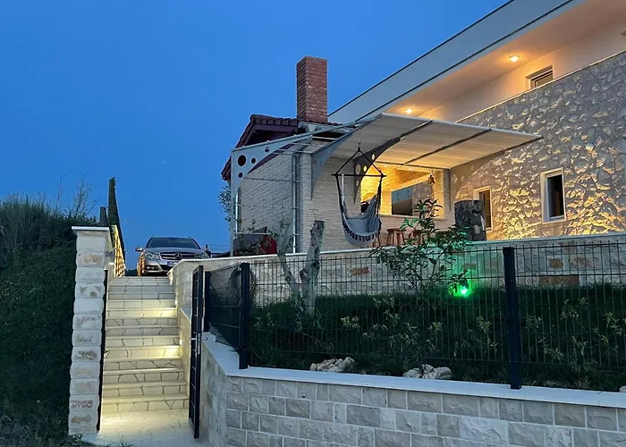 Maritime - Exklusive Strandvilla Mit Beheiztem Pool, Grillhuette & Meerblick Bei Zadar