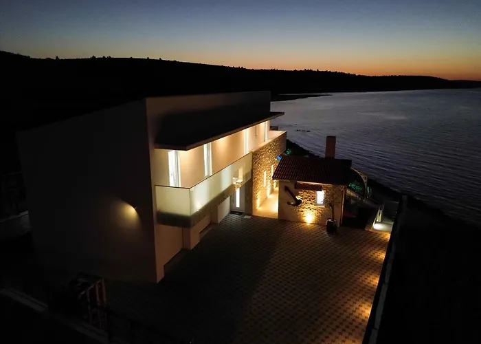 Maritime - Exklusive Strandvilla Mit Beheiztem Pool, Grillhuette & Meerblick Bei Zadar Вилла Любач