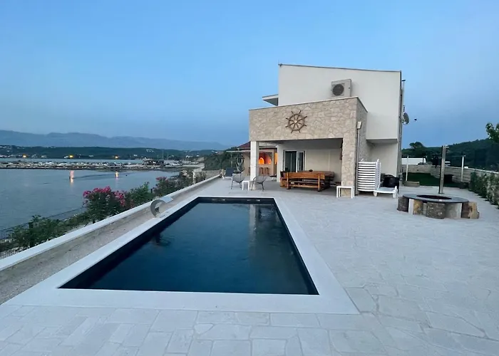 Вилла Maritime - Exklusive Strandvilla Mit Beheiztem Pool, Grillhuette & Meerblick Bei Zadar *