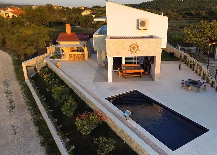 Maritime - Exklusive Strandvilla Mit Beheiztem Pool, Grillhütte&meerblick Bei Zadar * Ljubač