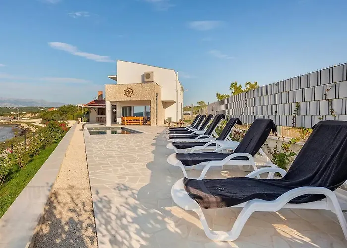 Maritime - Exklusive Strandvilla Mit Beheiztem Pool, Grillhütte&meerblick Bei Zadar *