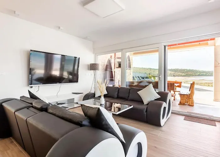Maritime - Exklusive Strandvilla Mit Beheiztem Pool, Grillhütte&meerblick Bei Zadar *
