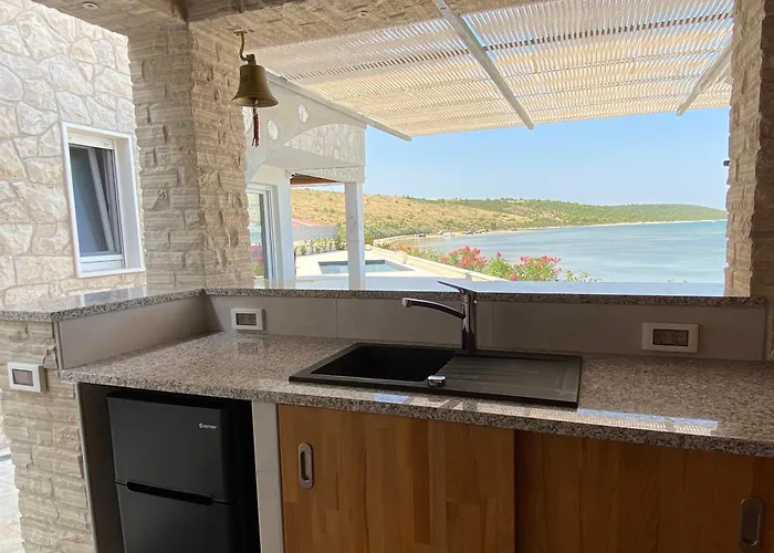 Maritime - Exklusive Strandvilla Mit Beheiztem Pool, Grillhütte&meerblick Bei Zadar Ljubač