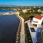 Vila Maritime - Exklusive Strandvilla Mit Beheiztem Pool, Grillhuette & Meerblick Bei Zadar *
