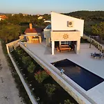 Maritime - Exklusive Strandvilla Mit Beheiztem Pool, Grillhuette & Meerblick Bei Zadar * Ljubac (Zadar)