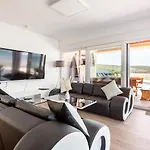 Maritime - Exklusive Strandvilla Mit Beheiztem Pool, Grillhuette & Meerblick Bei Zadar *