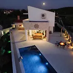 Vila Maritime - Exklusive Strandvilla Mit Beheiztem Pool, Grillhuette & Meerblick Bei Zadar *