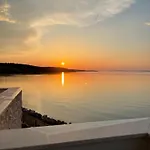 Maritime - Exklusive Strandvilla Mit Beheiztem Pool, Grillhuette & Meerblick Bei Zadar