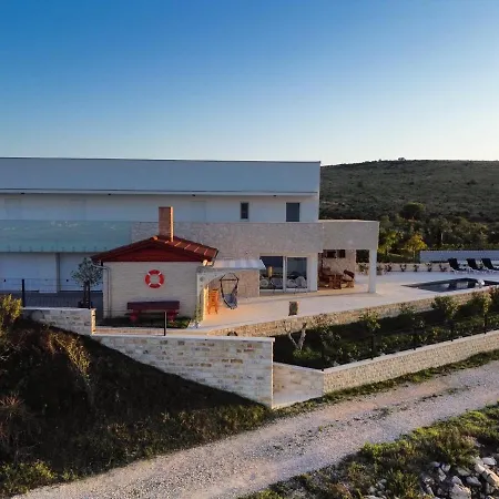 Maritime - Exklusive Strandvilla Mit Beheiztem Pool, Grillhütte&meerblick Bei Zadar Ljubač