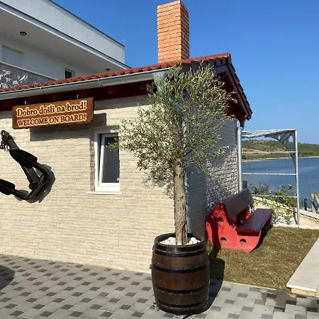 Maritime - Exklusive Strandvilla Mit Beheiztem Pool, Grillhütte&meerblick Bei Zadar Ljubač