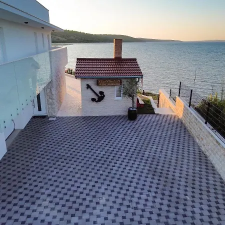 Maritime - Exklusive Strandvilla Mit Beheiztem Pool, Grillhütte&meerblick Bei Zadar Villa *