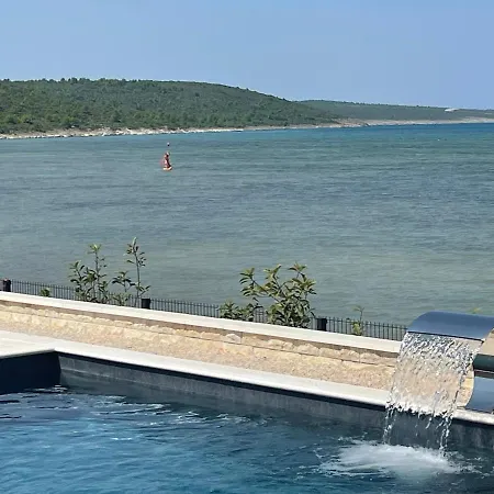 Vila Maritime - Exklusive Strandvilla Mit Beheiztem Pool, Grillhuette & Meerblick Bei Zadar