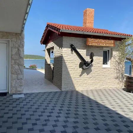 Maritime - Exklusive Strandvilla Mit Beheiztem Pool, Grillhütte&meerblick Bei Zadar Villa *