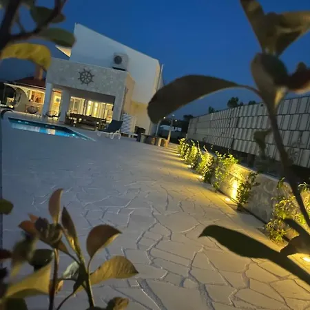 Maritime - Exklusive Strandvilla Mit Beheiztem Pool, Grillhütte&meerblick Bei Zadar *