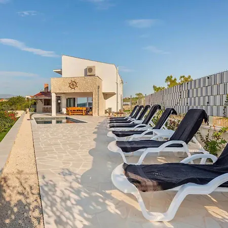Maritime - Exklusive Strandvilla Mit Beheiztem Pool, Grillhuette & Meerblick Bei Zadar *