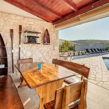 Villa Maritime - Exklusive Strandvilla Mit Beheiztem Pool, Grillhütte&meerblick Bei Zadar *