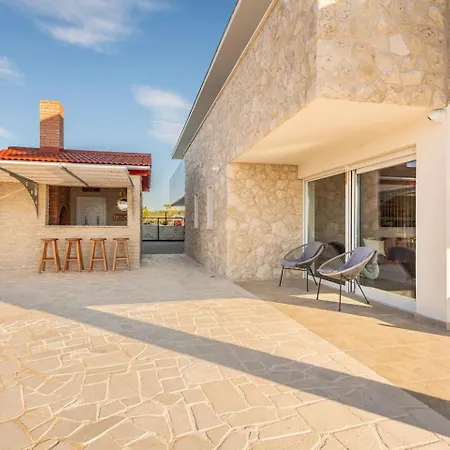 Maritime - Exklusive Strandvilla Mit Beheiztem Pool, Grillhuette & Meerblick Bei Zadar
