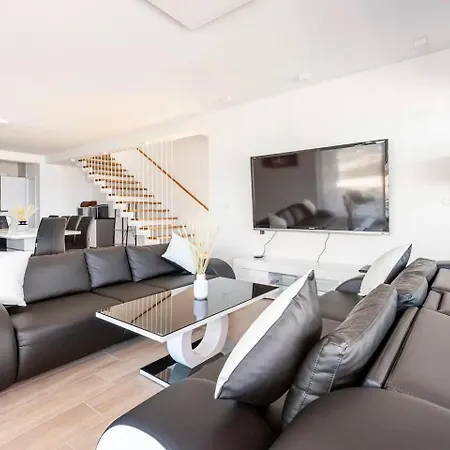 Maritime - Exklusive Strandvilla Mit Beheiztem Pool, Grillhuette & Meerblick Bei Zadar Villa *