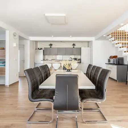 Maritime - Exklusive Strandvilla Mit Beheiztem Pool, Grillhuette & Meerblick Bei Zadar Ljubač