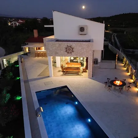 Villa Maritime - Exklusive Strandvilla Mit Beheiztem Pool, Grillhütte&meerblick Bei Zadar *