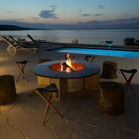 Maritime - Exklusive Strandvilla Mit Beheiztem Pool, Grillhuette & Meerblick Bei Zadar *