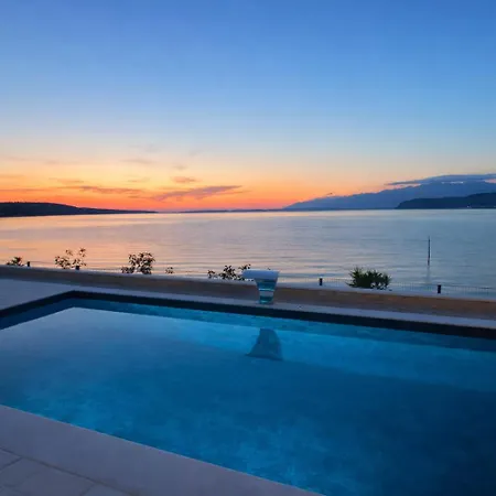 Maritime - Exklusive Strandvilla Mit Beheiztem Pool, Grillhuette & Meerblick Bei Zadar Ljubač