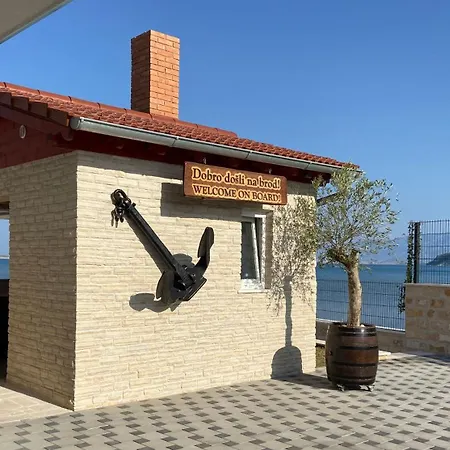 Maritime - Exklusive Strandvilla Mit Beheiztem Pool, Grillhuette & Meerblick Bei Zadar Villa *