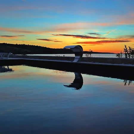 Villa Maritime - Exklusive Strandvilla Mit Beheiztem Pool, Grillhuette & Meerblick Bei Zadar