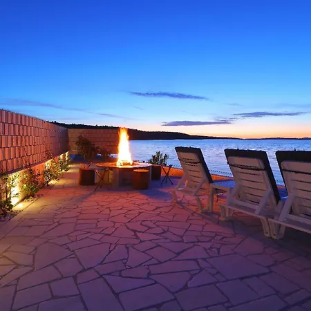 Villa Maritime - Exklusive Strandvilla Mit Beheiztem Pool, Grillhuette & Meerblick Bei Zadar
