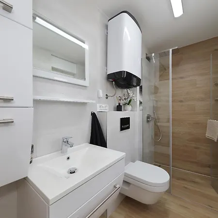 Maritime - Exklusive Strandvilla Mit Beheiztem Pool, Grillhuette & Meerblick Bei Zadar Villa *