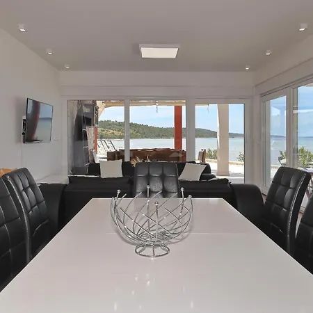 Maritime - Exklusive Strandvilla Mit Beheiztem Pool, Grillhuette & Meerblick Bei Zadar