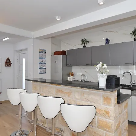 فيلة Maritime - Exklusive Strandvilla Mit Beheiztem Pool, Grillhuette & Meerblick Bei Zadar *