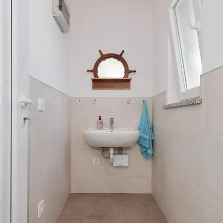 Maritime - Exklusive Strandvilla Mit Beheiztem Pool, Grillhuette & Meerblick Bei Zadar *