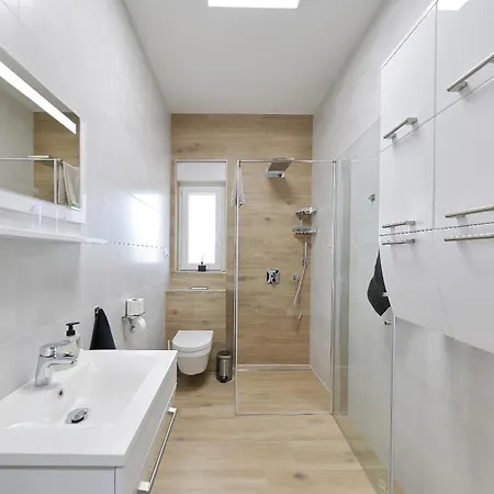 Maritime - Exklusive Strandvilla Mit Beheiztem Pool, Grillhuette & Meerblick Bei Zadar Ljubač
