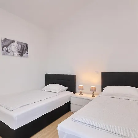 Maritime - Exklusive Strandvilla Mit Beheiztem Pool, Grillhuette & Meerblick Bei Zadar Villa *
