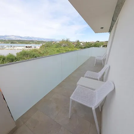 Maritime - Exklusive Strandvilla Mit Beheiztem Pool, Grillhuette & Meerblick Bei Zadar *