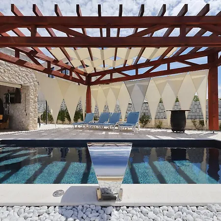 Maritime - Exklusive Strandvilla Mit Beheiztem Pool, Grillhuette & Meerblick Bei Zadar ヴィラ *