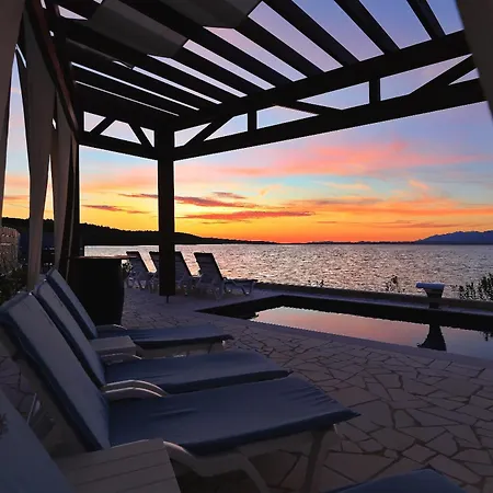 Villa Maritime - Exklusive Strandvilla Mit Beheiztem Pool, Grillhuette & Meerblick Bei Zadar Ljubač