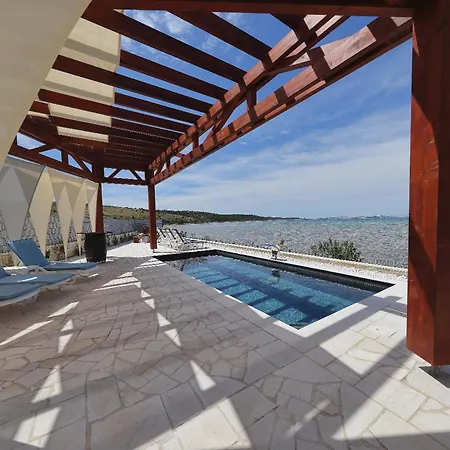 ヴィラ Maritime - Exklusive Strandvilla Mit Beheiztem Pool, Grillhuette & Meerblick Bei Zadar *