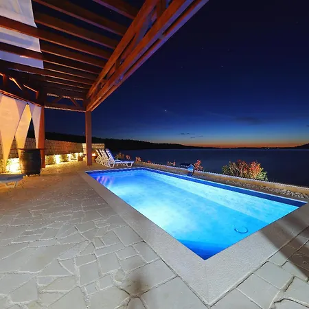 Maritime - Exklusive Strandvilla Mit Beheiztem Pool, Grillhuette & Meerblick Bei Zadar فيلة