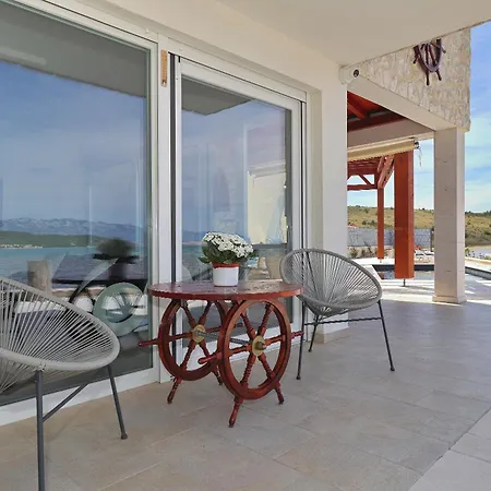 Maritime - Exklusive Strandvilla Mit Beheiztem Pool, Grillhuette & Meerblick Bei Zadar *