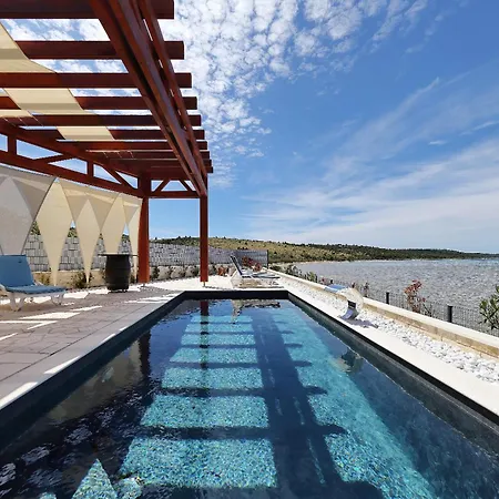 ヴィラ Maritime - Exklusive Strandvilla Mit Beheiztem Pool, Grillhuette & Meerblick Bei Zadar Ljubač