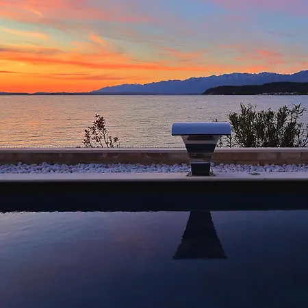 Maritime - Exklusive Strandvilla Mit Beheiztem Pool, Grillhuette & Meerblick Bei Zadar