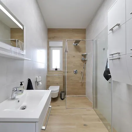 Maritime - Exklusive Strandvilla Mit Beheiztem Pool, Grillhuette & Meerblick Bei Zadar ヴィラ